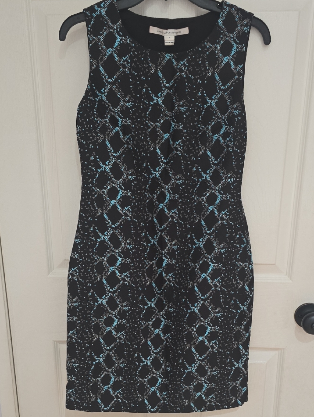 Diane Von Furstenberg Black & Blue Snake-Print Midi Sheath Dress